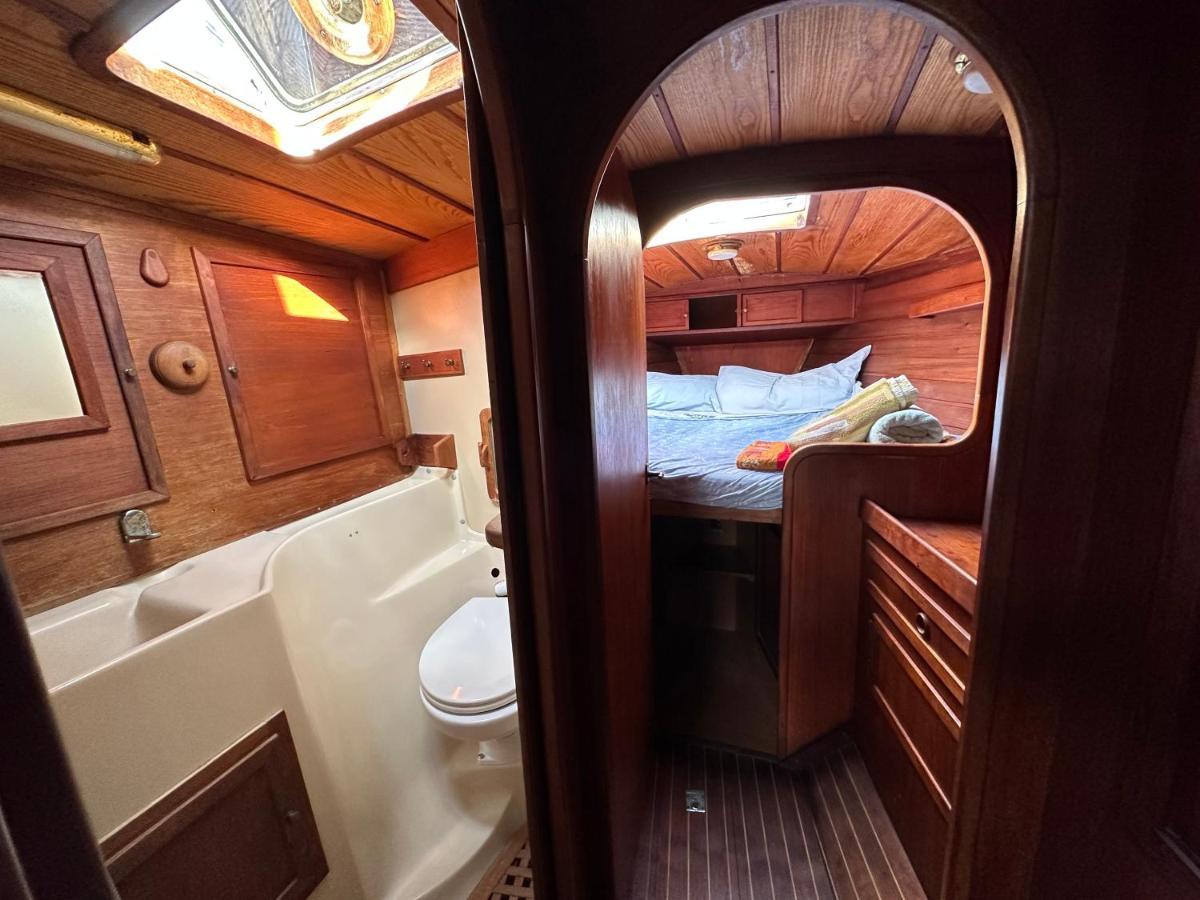 Unique Wooden Sail Yacht + 2 Bikes Included! Hotel Sant Adria de Besos Exterior foto