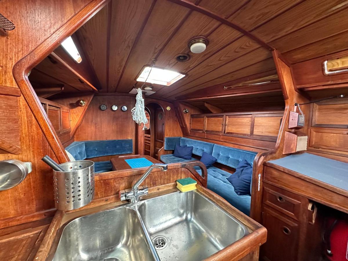 Unique Wooden Sail Yacht + 2 Bikes Included! Hotel Sant Adria de Besos Exterior foto