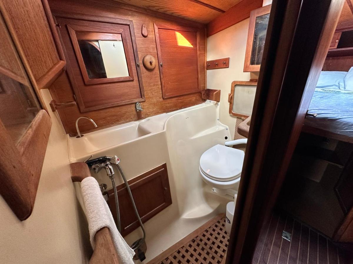 Unique Wooden Sail Yacht + 2 Bikes Included! Hotel Sant Adria de Besos Exterior foto