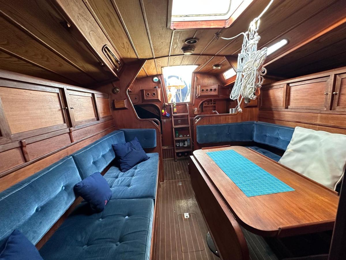 Unique Wooden Sail Yacht + 2 Bikes Included! Hotel Sant Adria de Besos Exterior foto